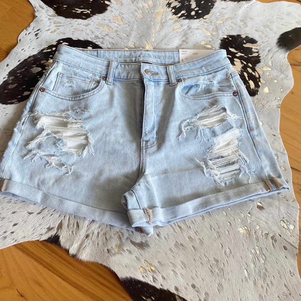 AE Mom shorts -NWT